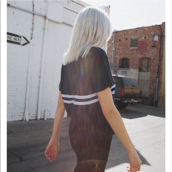 ❌SOLD❌Brandy Melville Aleena Stripe Tee - Picture 2 of 7